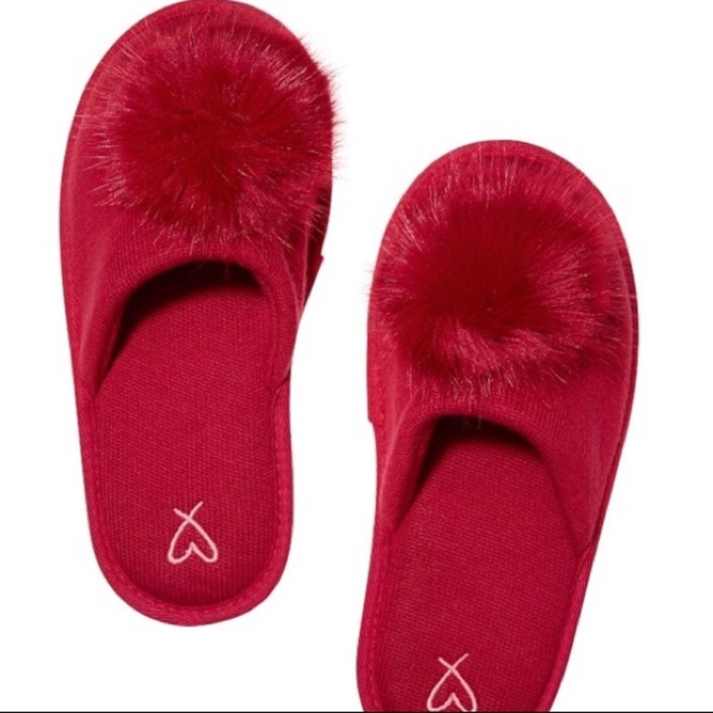 Bundle Of 2 Pairs Of Vs Slippers - image 2